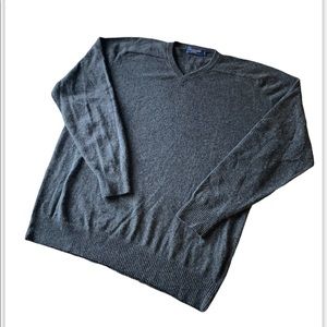 Lochmere Cashmere V-Neck Sweater Size Large Charcoal Gray